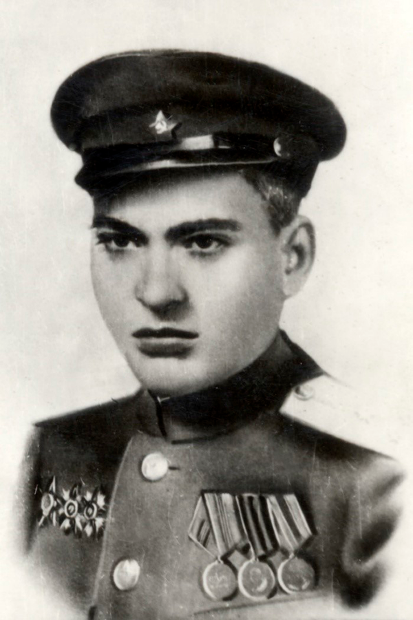 Завьялов Иван Ильич (09.09.1923 - 25.06.1985)